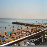 Sunny Bay